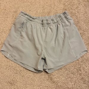 Athleta Girl Heart the Hustle 2.5 shorts